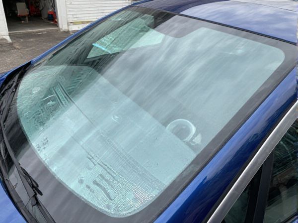 Solar Interlayer Windshield vs. Polyvinyl Butyral Windshield: What's the Difference?