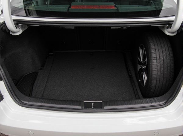 Spare Wheel Well vs. Storage Compartment in a Car Trunk: What Is the Difference?