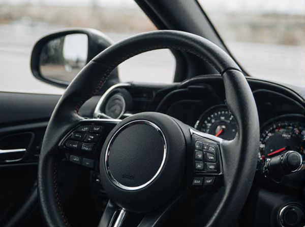 Speed-Sensitive Steering vs. Non-Speed-Sensitive Steering in Cars: What Is the Difference?