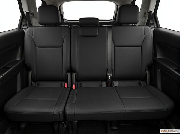 Split-Folding Rear Seat vs. Solid Rear Seat in Car Seats: What Is the Difference?