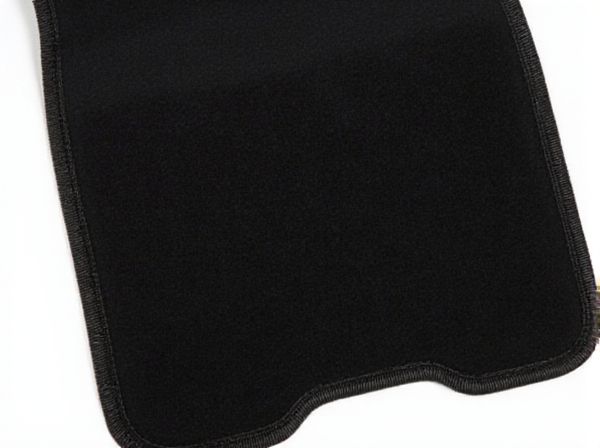 Stain-Resistant Car Floor Mats vs. Standard Fabric Floor Mats: What's the Difference?