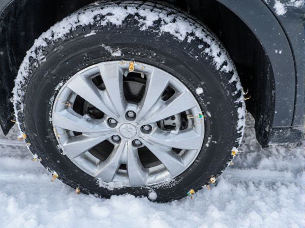 Studless Winter vs. Studdable Winter Car Tires: What's the Difference?