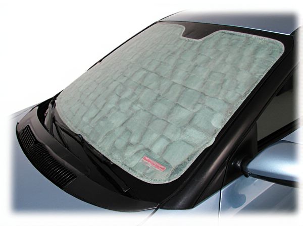 Sunshade Band vs. No Band on Car Windshield: What's the Difference?