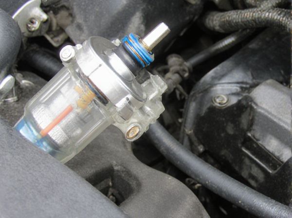 Top-Feed vs. Bottom-Feed Car Fuel Injectors: What's the Difference?