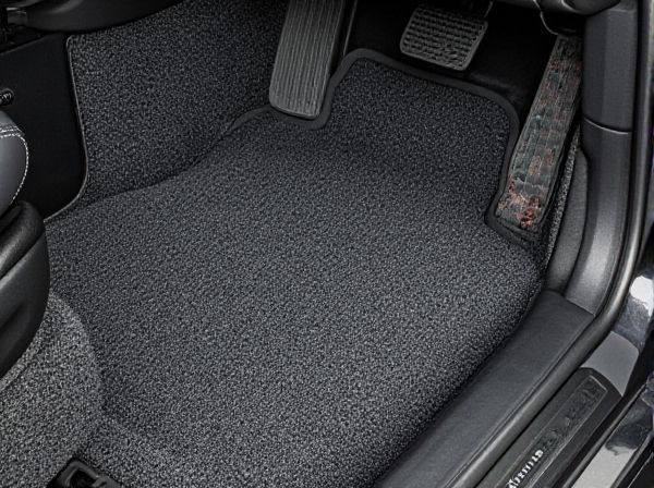 Tufted Carpet vs. Woven Carpet in Car Carpeting: What Is the Difference?