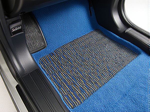 Two-Tone Weave vs. Solid Color Car Carpets: What's the Difference?