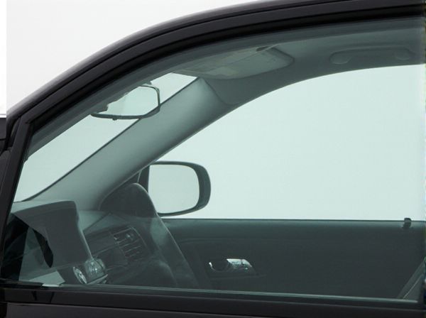 UV-Blocking Glass vs. Standard Glass in Car Windows: What Is the Difference?