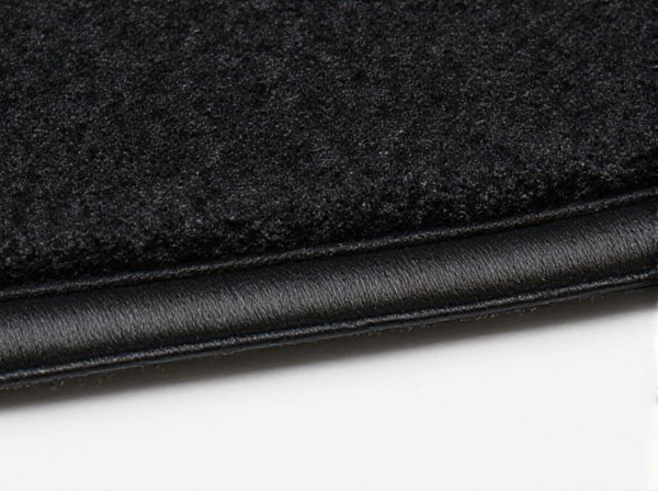 Vinyl Trim Edge vs. Serged Edge Carpet in Car Carpets: What Is the Difference?