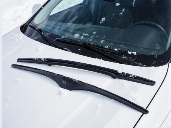 Winter Blades vs. All-Season Blades for Car Wipers: What Is the Difference?