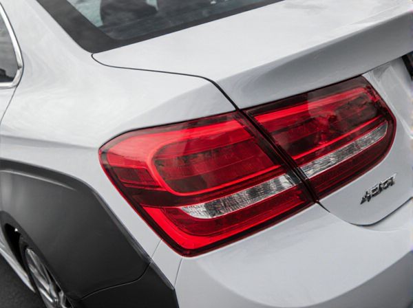 Wraparound vs. Non-Wraparound Car Taillights: What's the Difference?